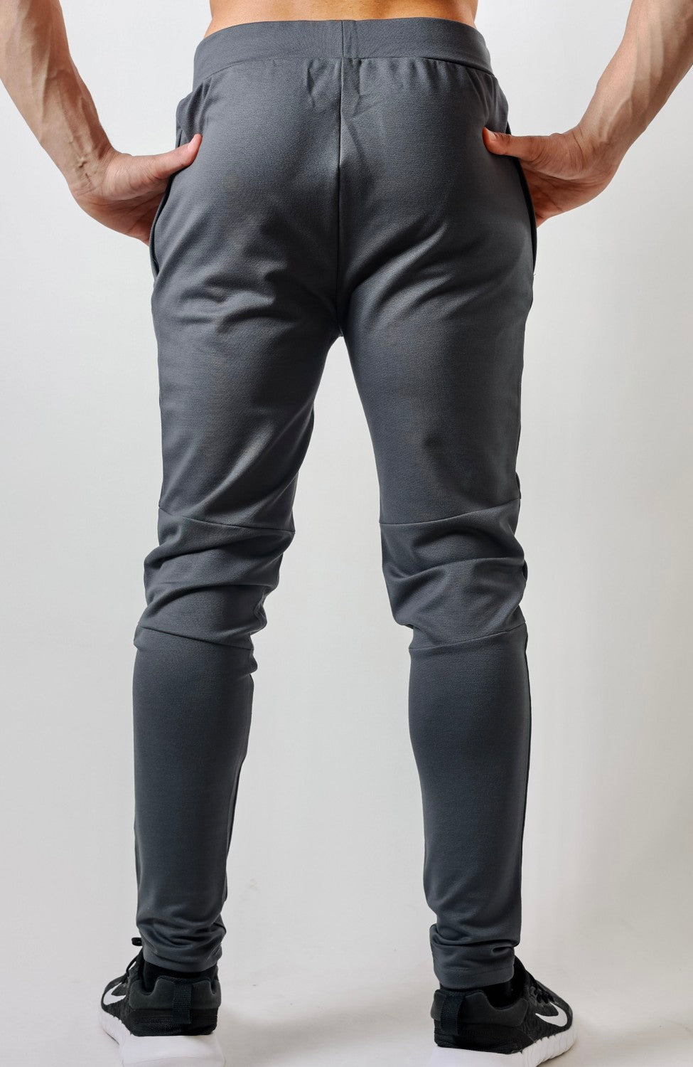 Dominator jogger